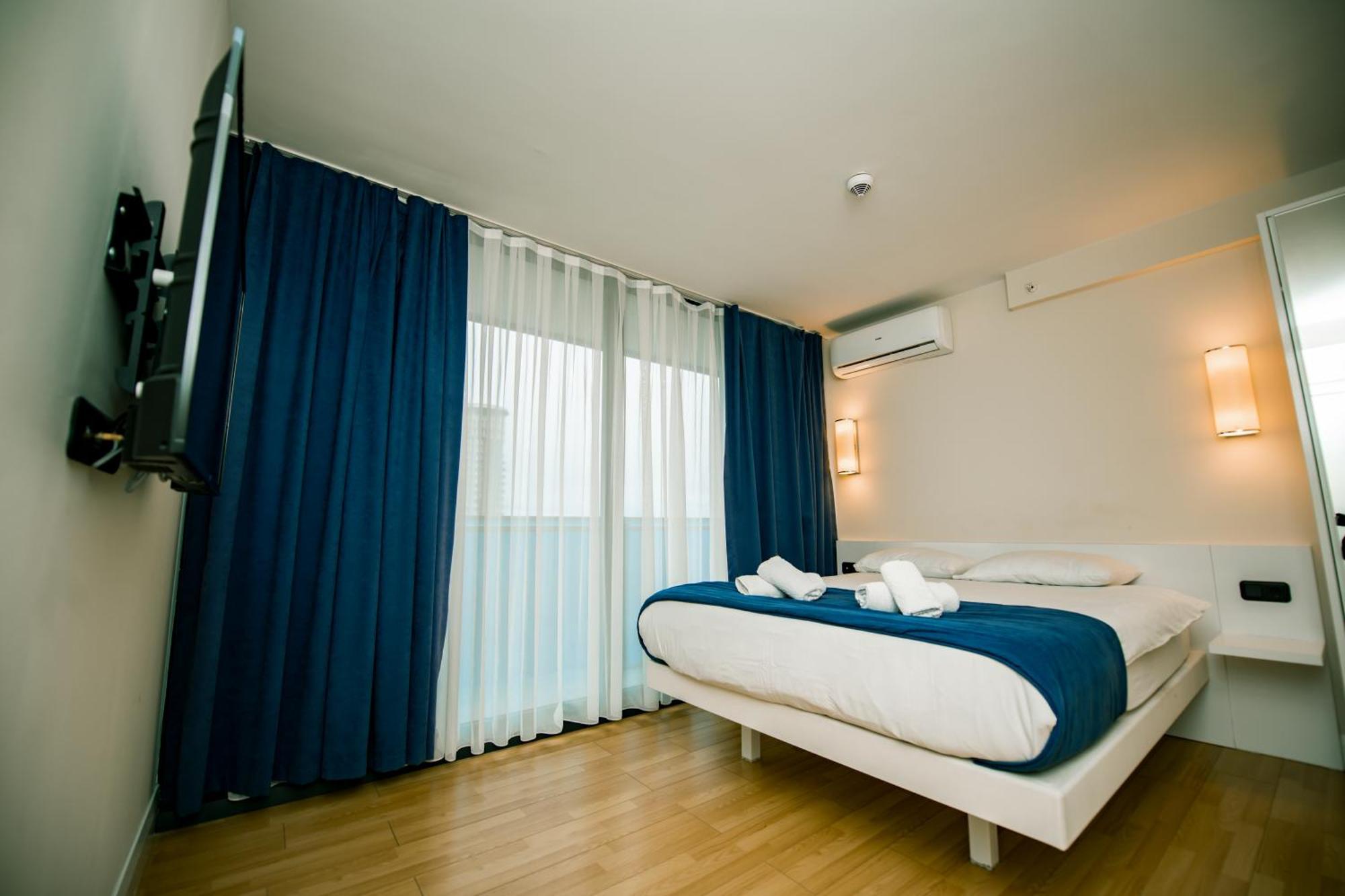 Sea View Apartments In Orbi City Batumi Esterno foto