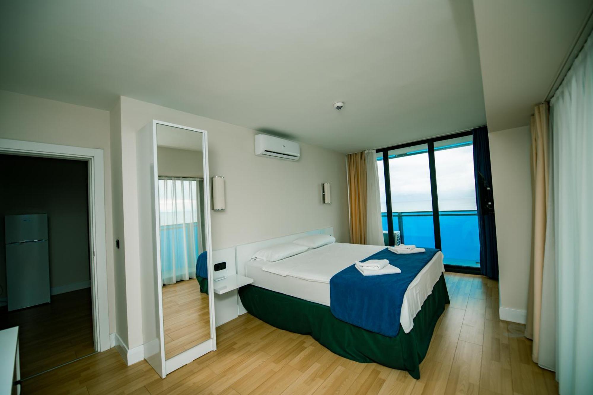 Sea View Apartments In Orbi City Batumi Esterno foto