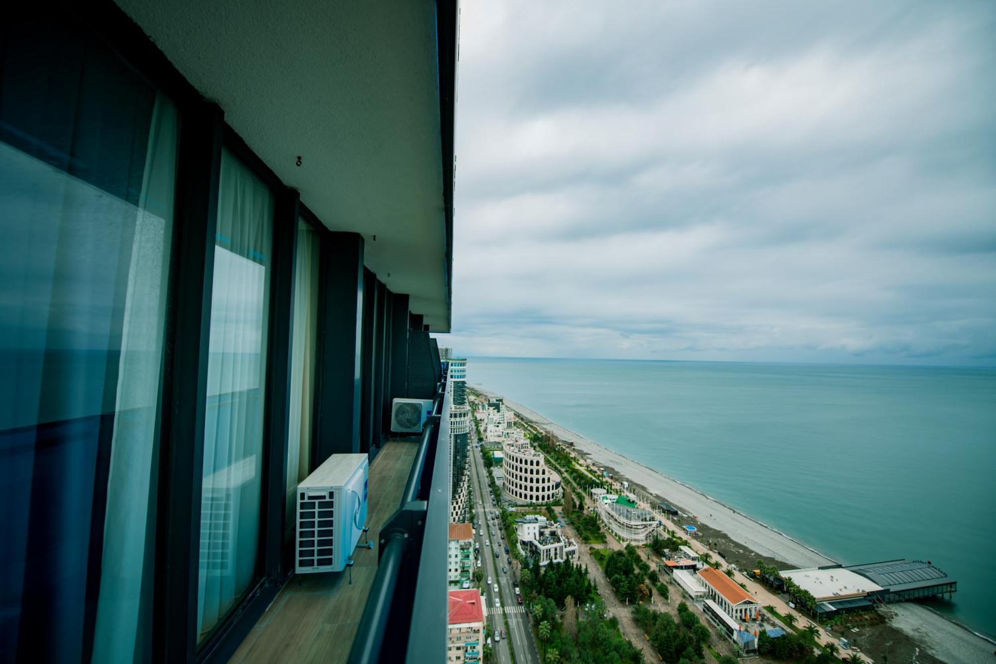 Sea View Apartments In Orbi City Batumi Esterno foto