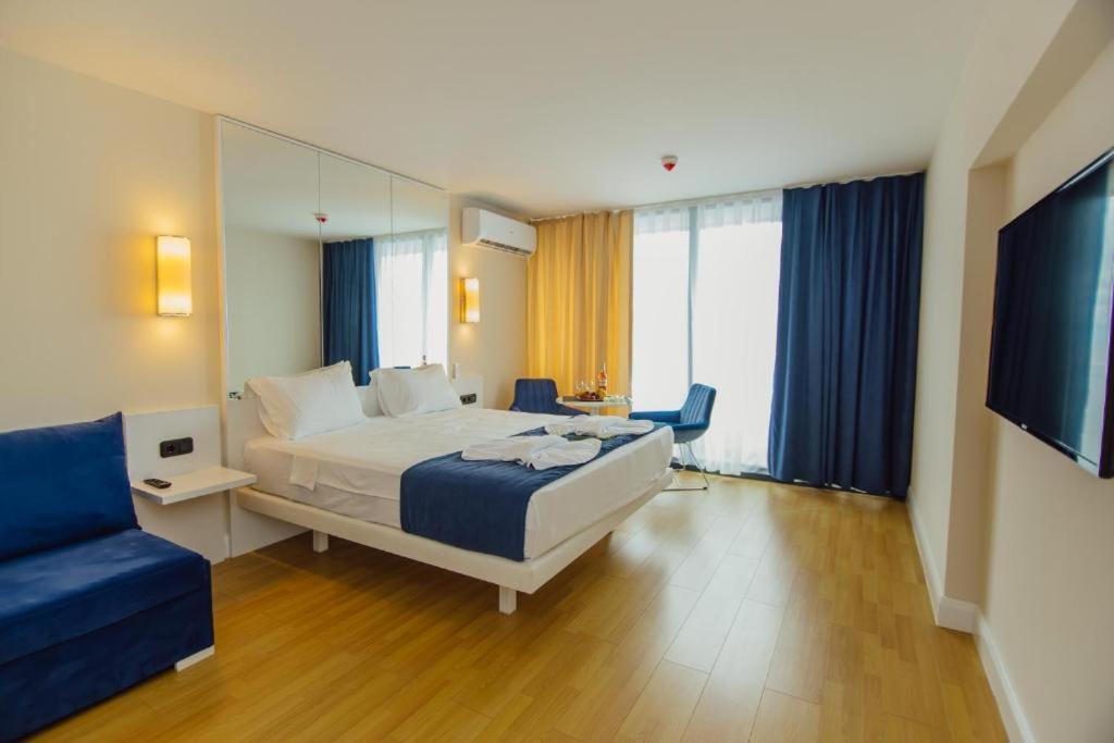 Sea View Apartments In Orbi City Batumi Esterno foto